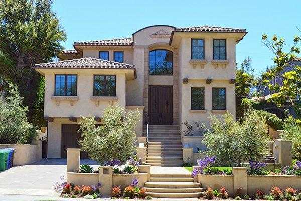 Multi-story residential home in Fountain Valley, CA